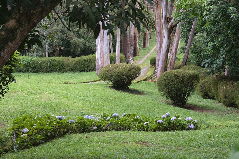 Chalé 2 com hidro p/ casal no CantoDoBosque